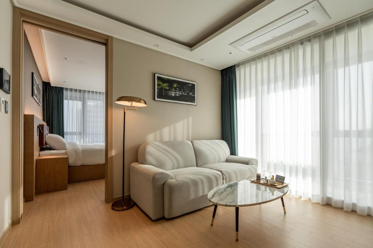D Ov Haeundae Hotel Пусан Екстериор снимка