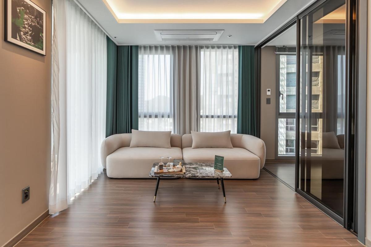 D Ov Haeundae Hotel Пусан Екстериор снимка