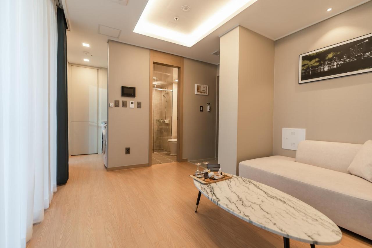 D Ov Haeundae Hotel Пусан Екстериор снимка