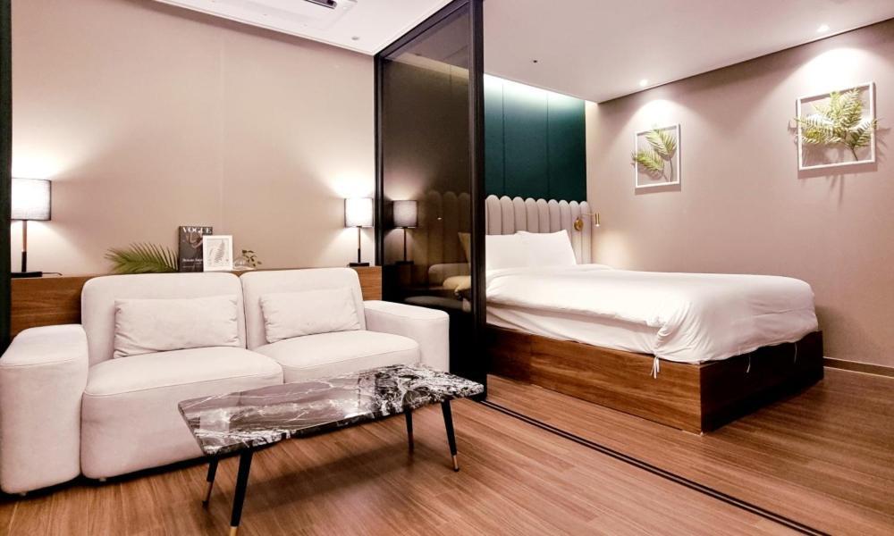 D Ov Haeundae Hotel Пусан Екстериор снимка